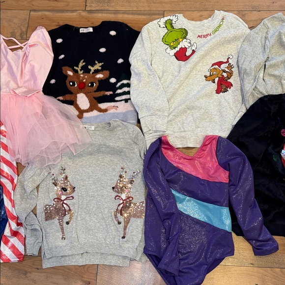 Awsome girls Christmas bundle + leotards Grinch reindeer H&M size 8-10. - Picture 3 of 6